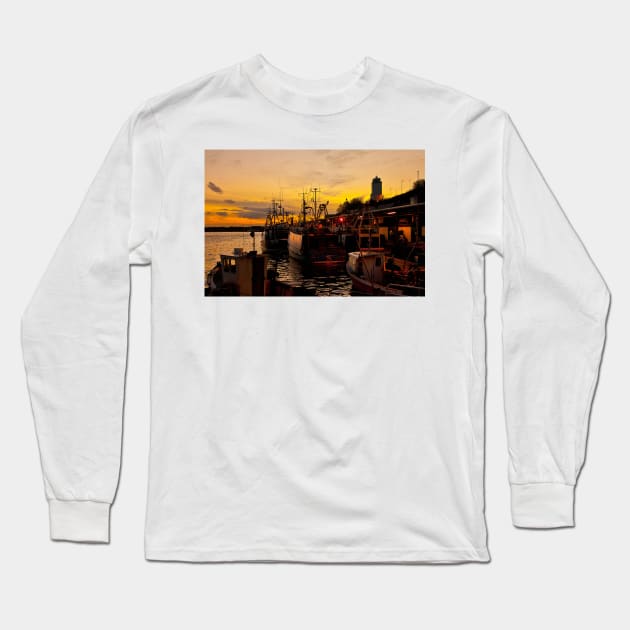 Sunset at North Shields Fish Quay Long Sleeve T-Shirt by Violaman